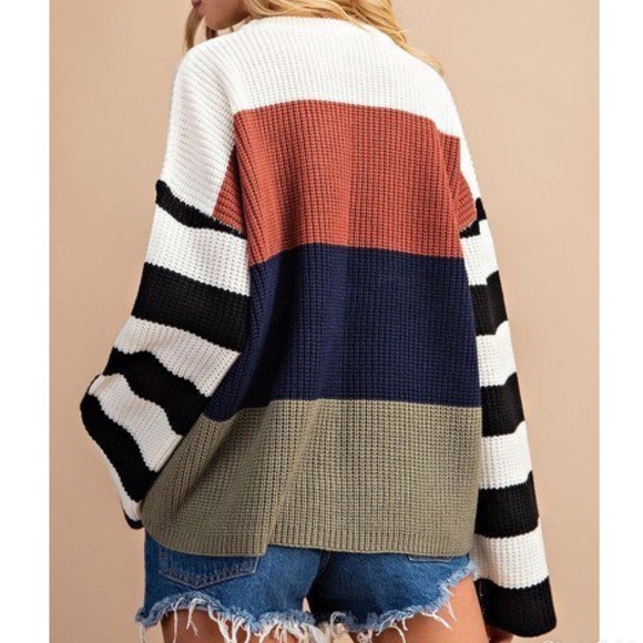 Last 1οΈβ£ Color Block Bell Sleeve Sweater - Picture 4 of 5